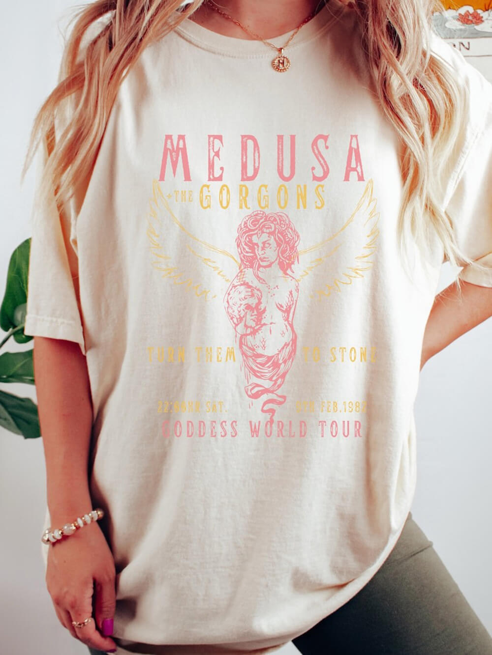 T-shirt de groupe vintage avec la déesse grecque Méduse