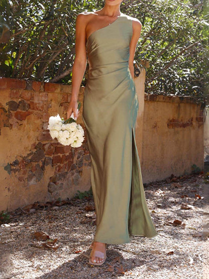 Robe en satin fendue à une épaule et coupe slim Temperament