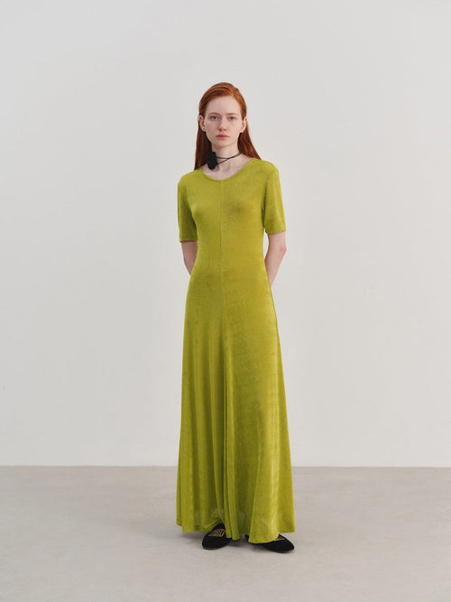 Robe décontractée en tricot cintrée à la taille