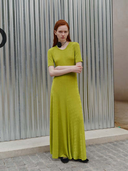 Robe décontractée en tricot cintrée à la taille